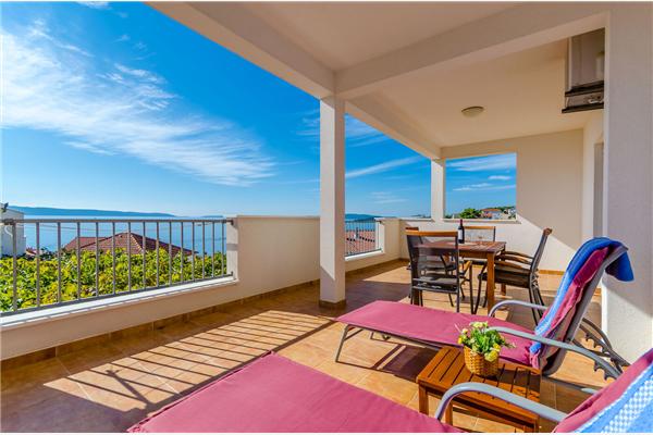 Apartment A1, for 5 persons