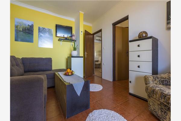 Apartment A1, for 5 persons