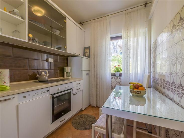 Apartment A1, for 5 persons