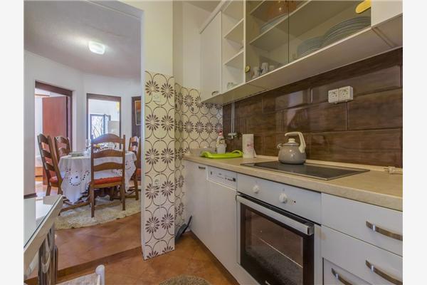 Apartment A1, for 5 persons