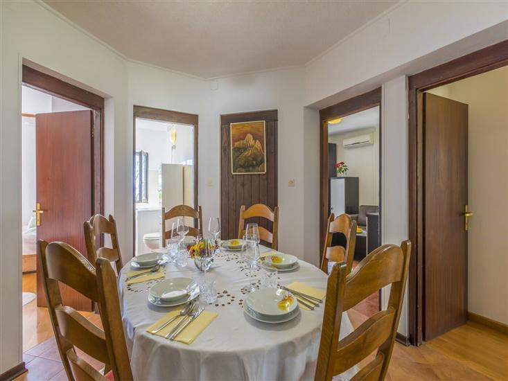 Apartment A1, for 5 persons