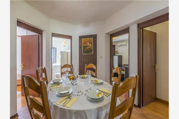 Apartment A1, for 5 persons