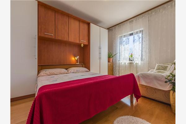 Apartment A1, for 5 persons