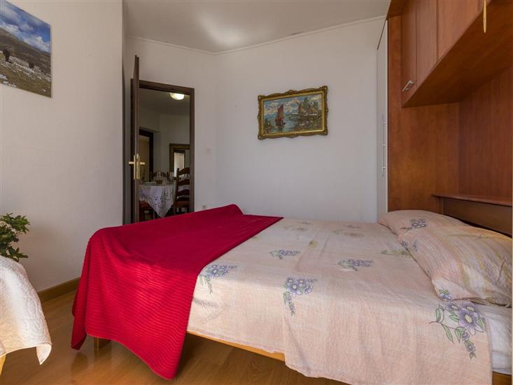 Apartment A1, for 5 persons