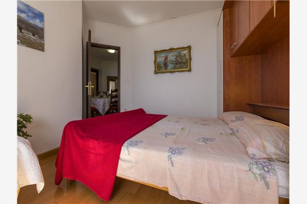 Apartment A1, for 5 persons