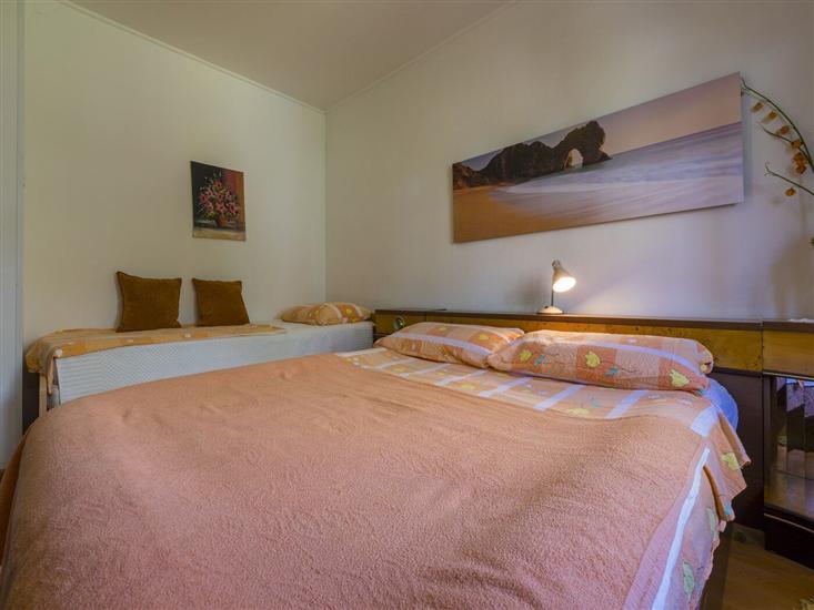 Apartment A1, for 5 persons