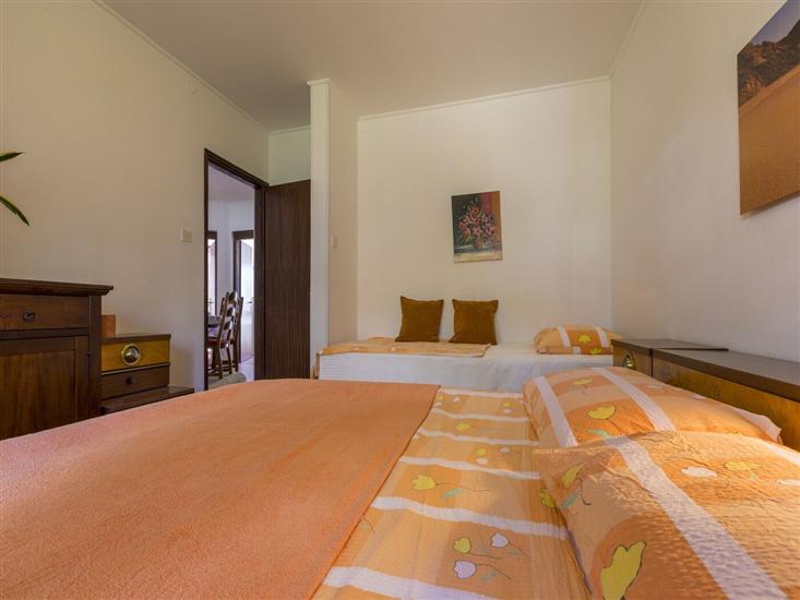 Apartment A1, for 5 persons