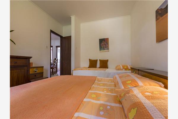 Apartment A1, for 5 persons