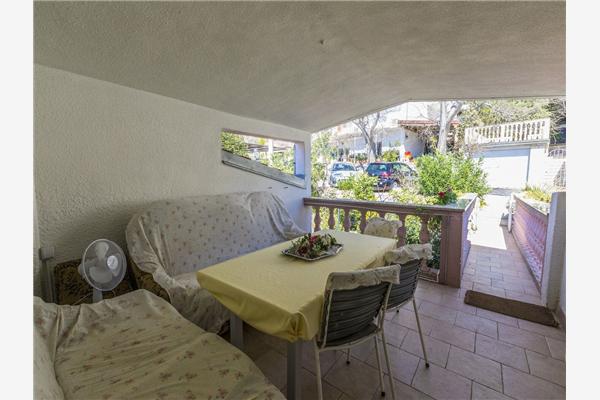 Apartment A1, for 5 persons