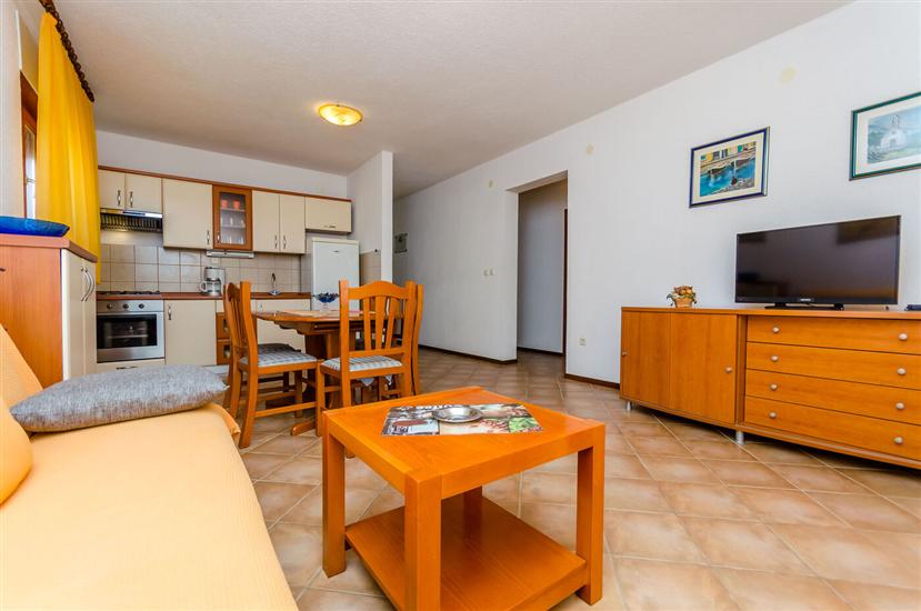 Apartment A2, for 5 persons