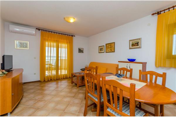 Apartment A2, for 5 persons