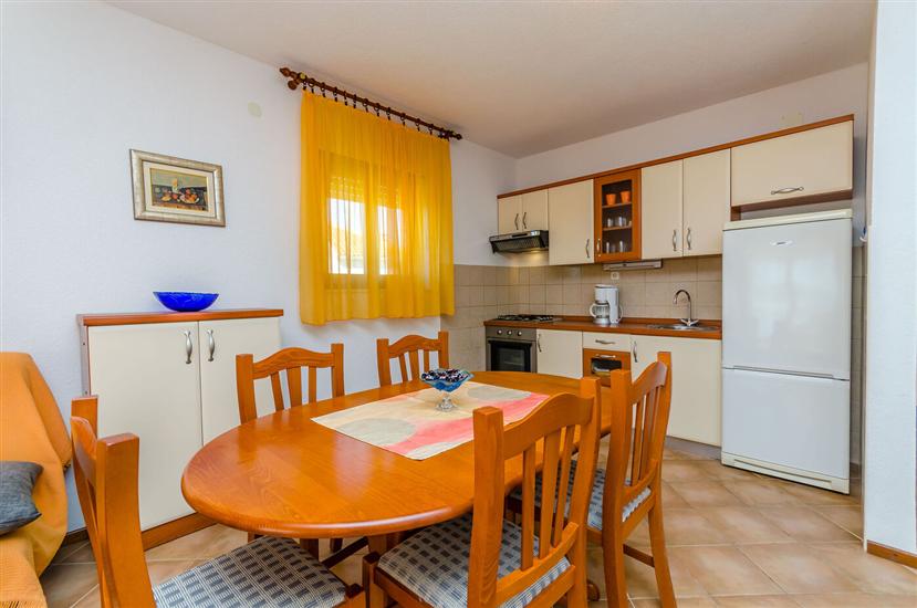 Apartment A2, for 5 persons