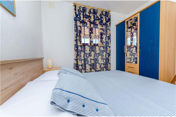 Apartment A2, for 5 persons