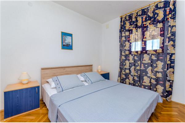 Apartment A2, for 5 persons