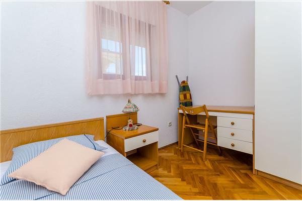 Apartment A2, for 5 persons