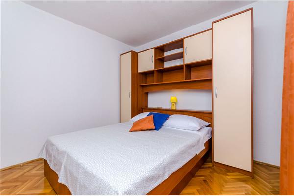 Apartment A2, for 5 persons