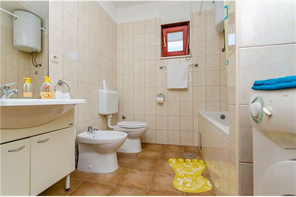 Apartment A2, for 5 persons