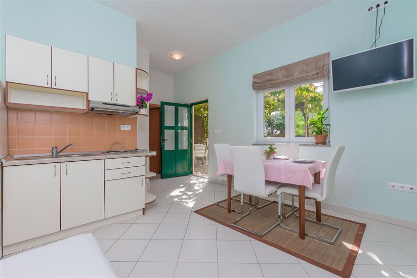 Apartment A10, for 4 persons