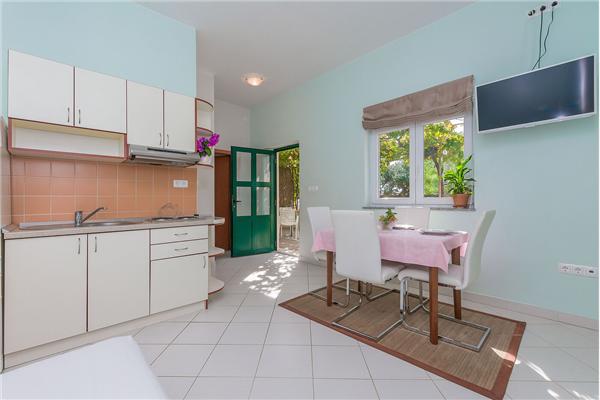 Apartment A10, for 4 persons