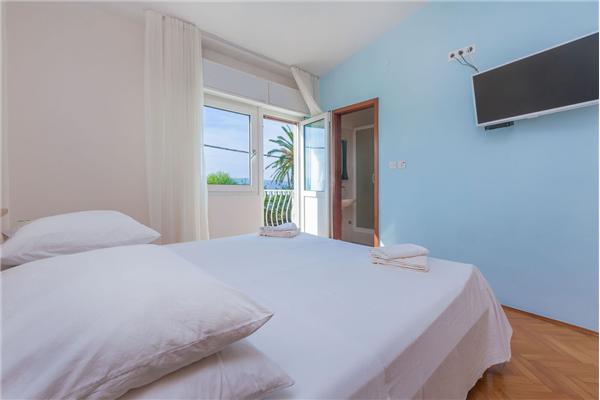 Apartment A11, for 5 persons