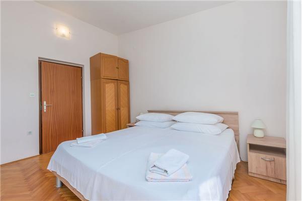Apartment A11, for 5 persons