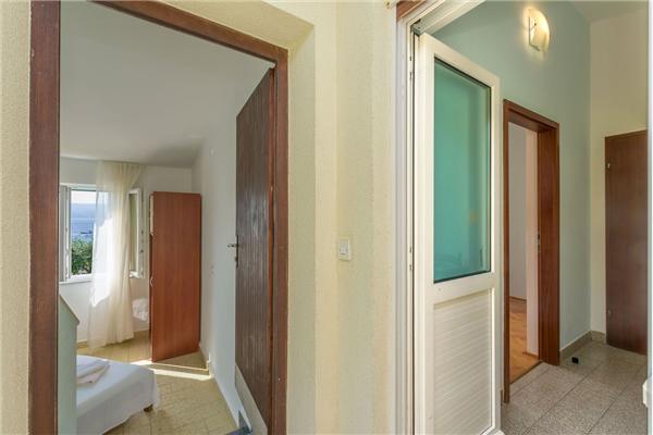 Apartment A11, for 5 persons