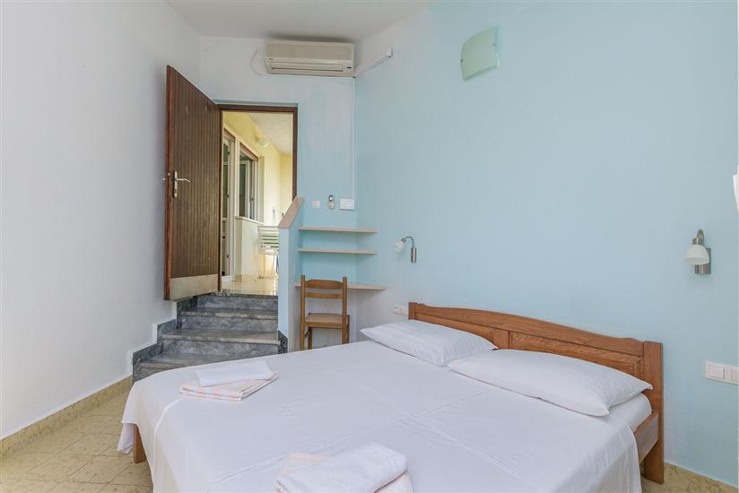 Apartment A11, for 5 persons