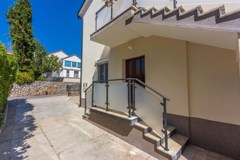 Apartments Star by the sea