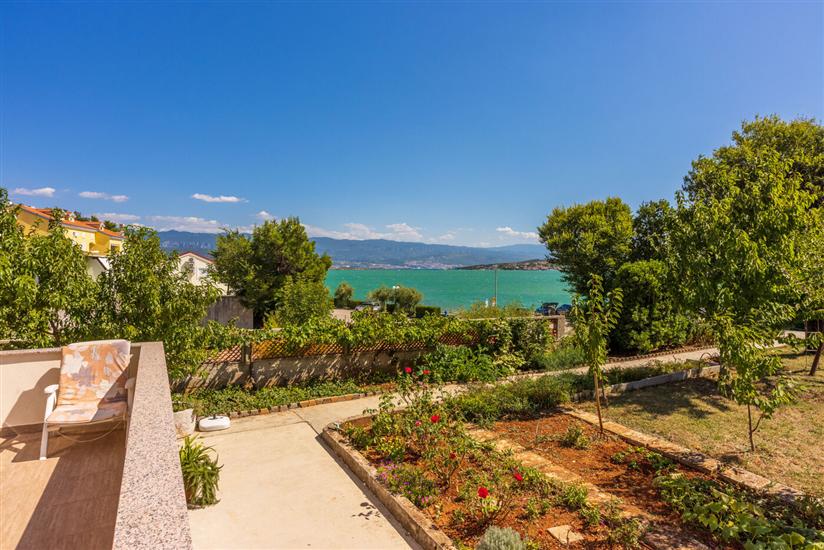 Apartment A1, for 6 persons