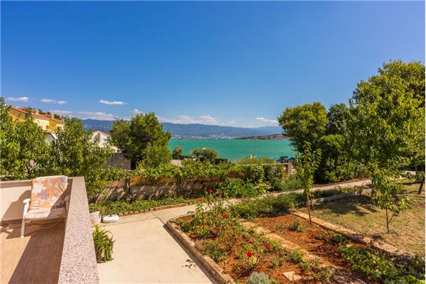 Apartment A1, for 6 persons