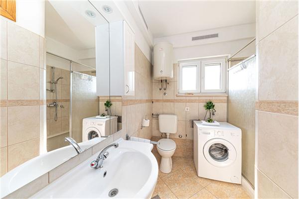 Apartment A1, for 5 persons