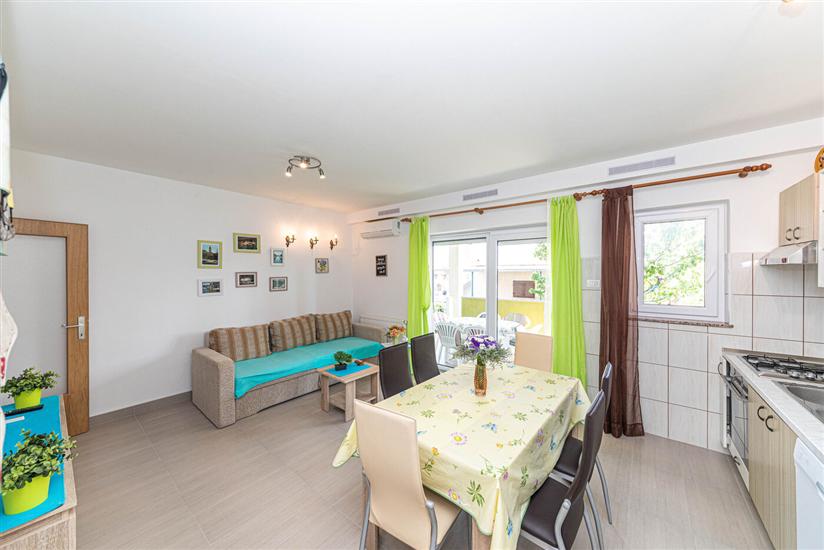 Apartment A1, for 5 persons