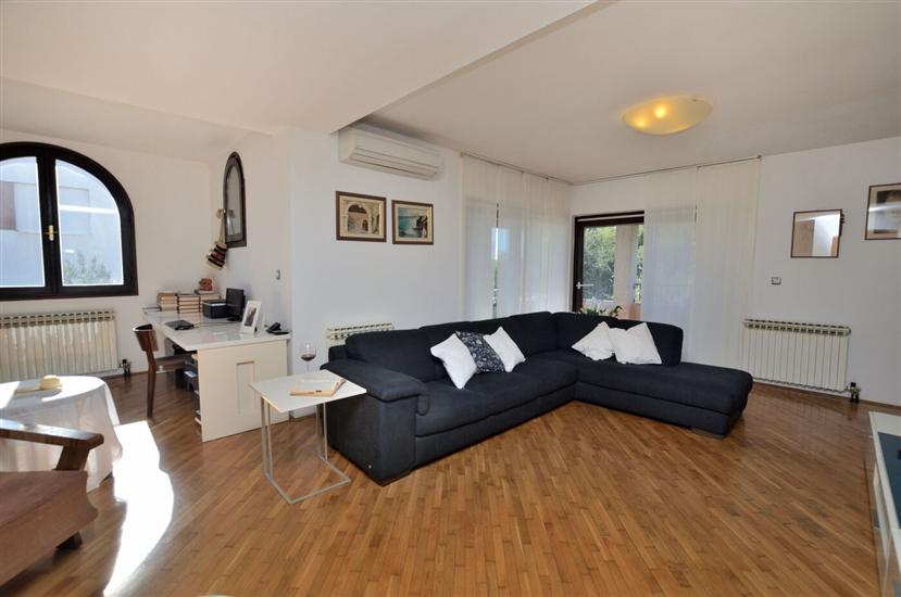 Apartment A1, for 7 persons