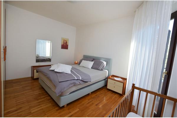 Apartment A1, for 7 persons