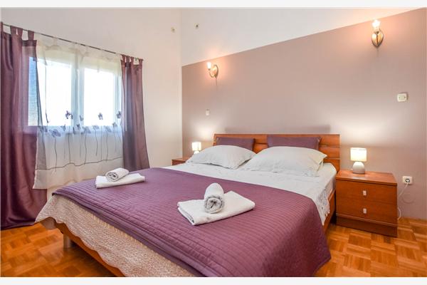 Apartment A1, for 5 persons