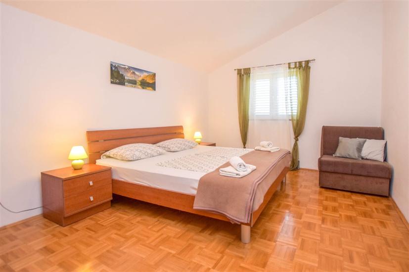 Apartment A1, for 5 persons