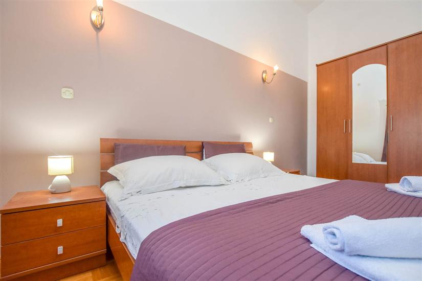 Apartment A1, for 5 persons