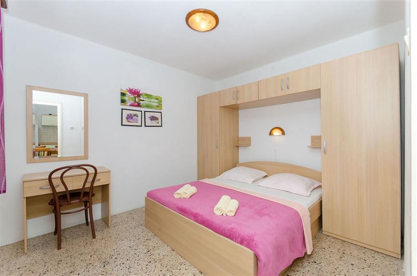 Apartment A1, for 5 persons