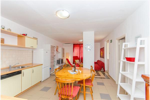 Apartment A1, for 5 persons