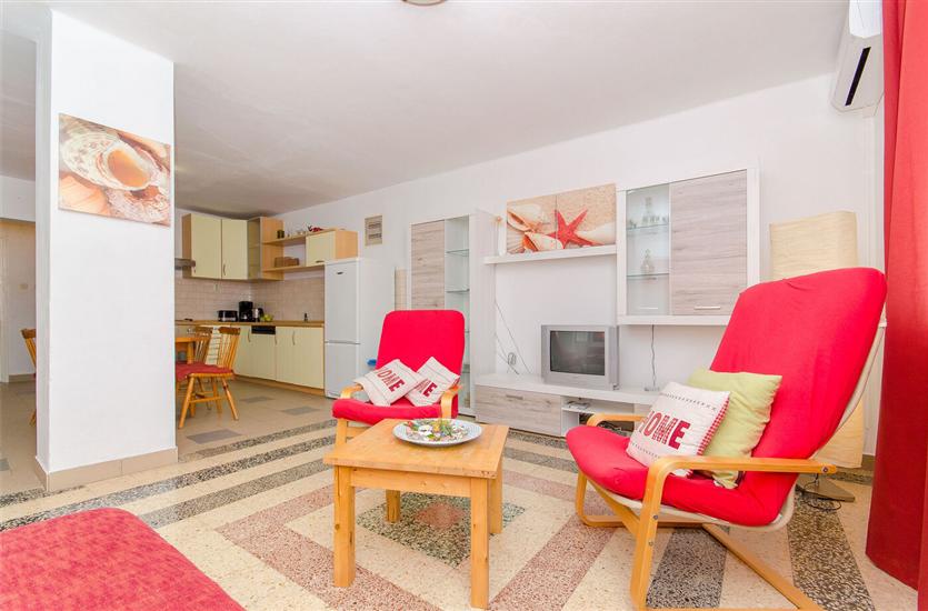 Apartment A1, for 5 persons