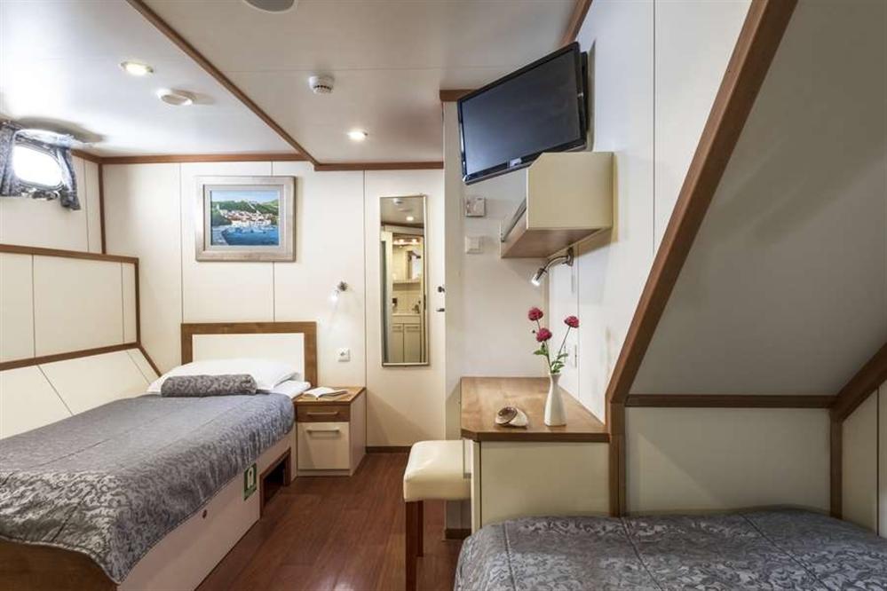 Olmissum-ship-bedroom-Copy