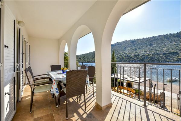 Apartment A2, for 5 persons