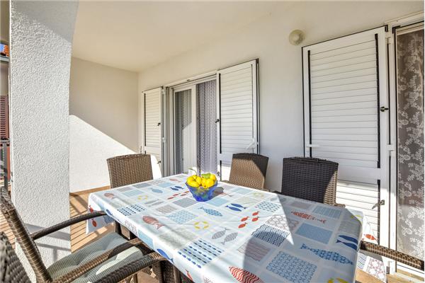 Apartment A2, for 5 persons