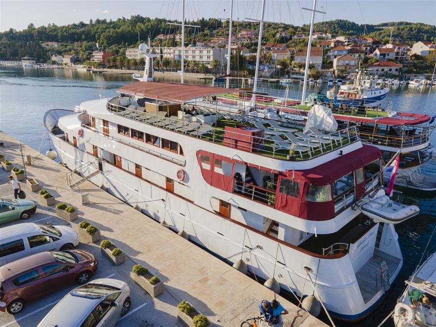 Adriatic-Pearl-side-view