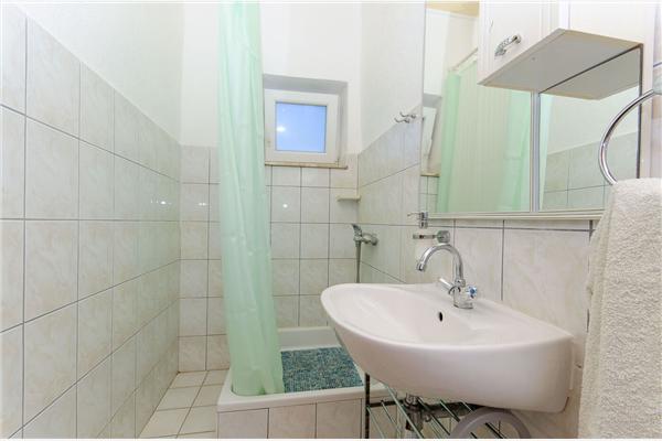 Room S1, for 2 persons