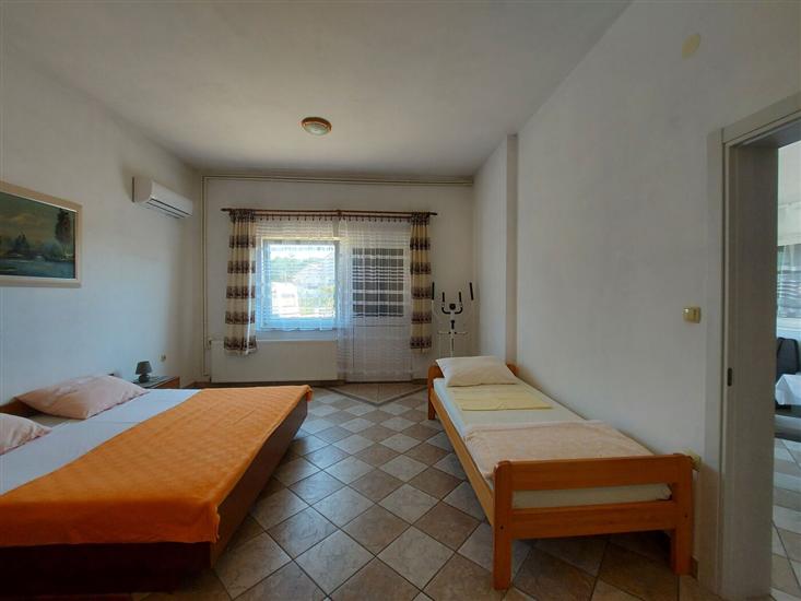 Apartment A2, for 3 persons