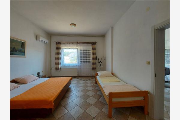 Apartment A2, for 3 persons