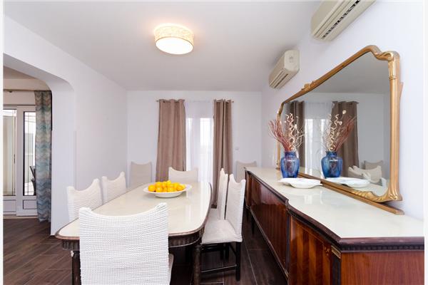 Apartment A1, for 8 persons