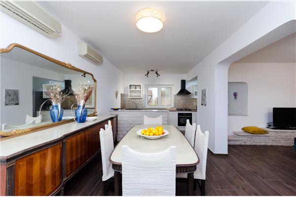 Apartment A1, for 8 persons