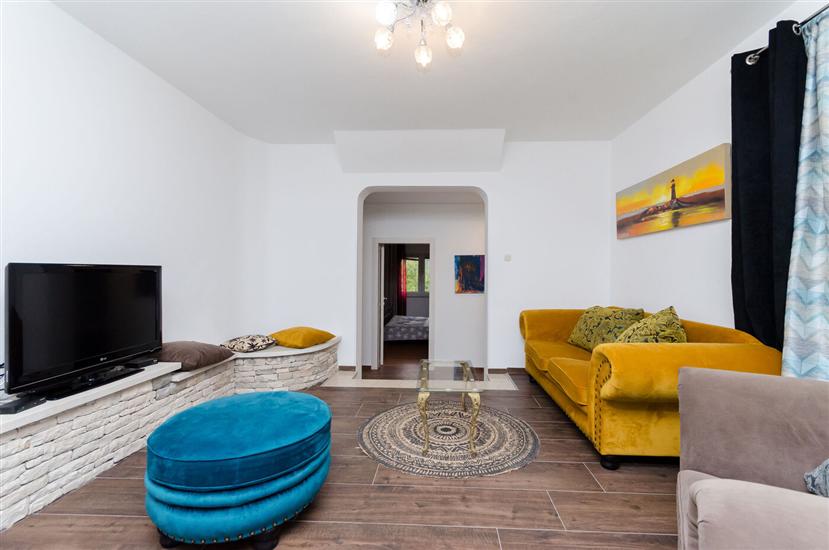 Apartment A1, for 8 persons